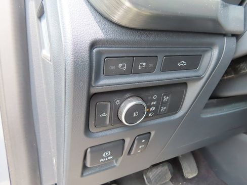 Used 2022 Ford F150 Lariat AWD/4WD image 17