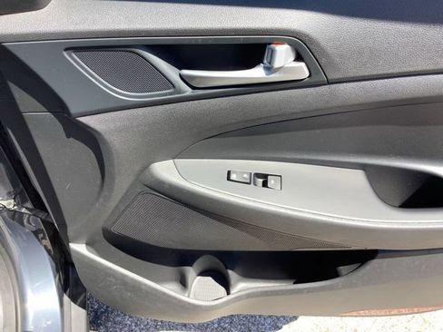 Used 2021 Hyundai Tucson Value FWD image 18