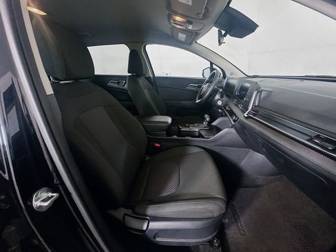 Used 2025 Kia Sportage LX image 30