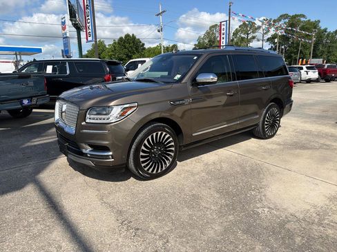 Used 2020 Lincoln Navigator Black Label w/ Cargo Convenience Package AWD/4WD image 2