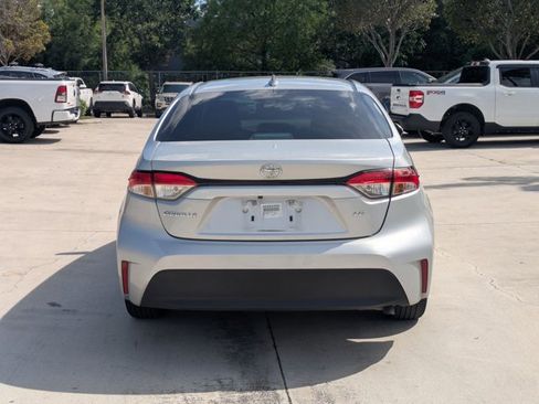 Used 2024 Toyota Corolla LE image 6