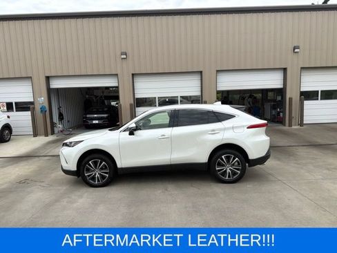 Used 2022 Toyota Venza LE AWD/4WD image 6