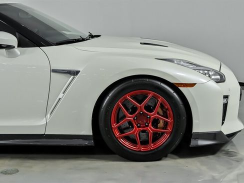 Used 2019 Nissan GT-R Premium AWD/4WD image 15