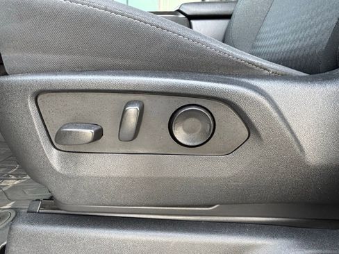 Used 2022 GMC Sierra 1500 SLE image 13