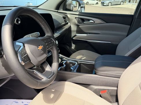 Used 2026 Chevrolet Traverse LT w/ Driver Confidence Package FWD image 19