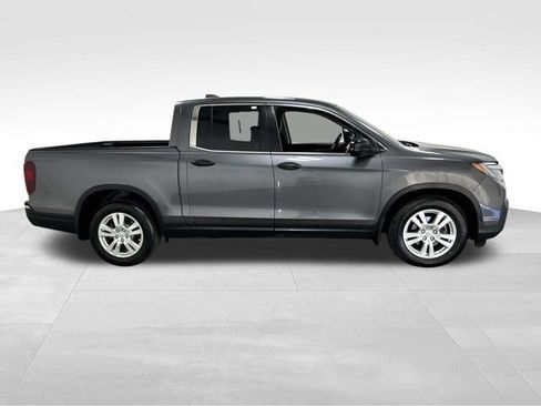Used 2019 Honda Ridgeline RT image 2