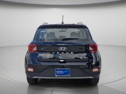 Certified 2025 Hyundai Venue SEL FWD image 6