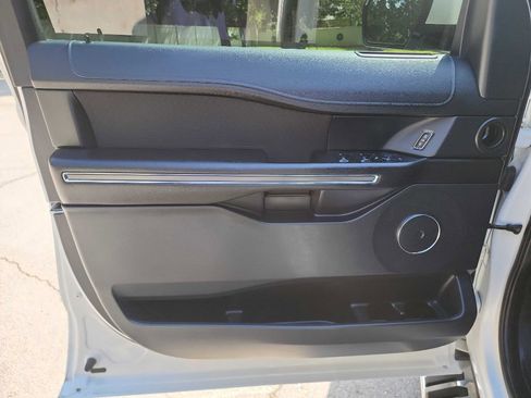 Used 2020 Ford Expedition XLT w/ FX4 Off-Road Package AWD/4WD image 15