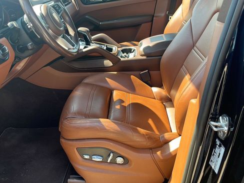 Used 2019 Porsche Cayenne image 9