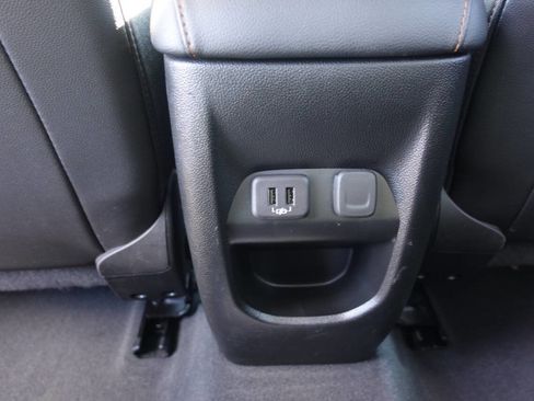 Used 2022 GMC Canyon AT4 image 40