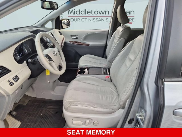 Used 2014 Toyota Sienna XLE FWD image 14