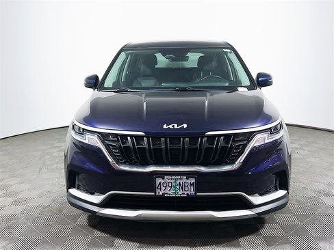 Used 2022 Kia Carnival LX image 3