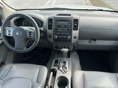 Used 2012 Nissan Frontier SL w/ Moonroof Pkg image 26