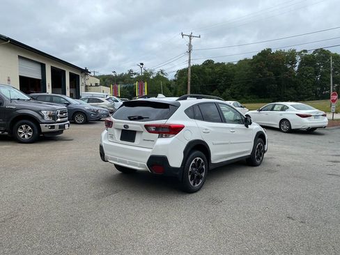 Used 2022 Subaru Crosstrek 2.0i Premium w/ Moonroof Package image 5