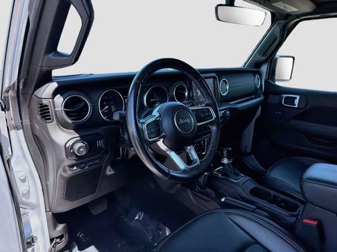 Used 2023 Jeep Wrangler Unlimited Sahara w/ Cold Weather Group AWD/4WD image 9