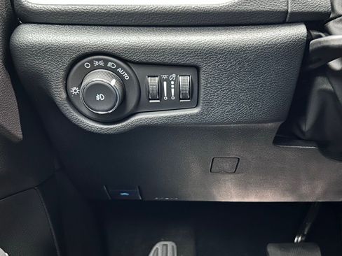 New 2026 Chrysler Pacifica Select image 27