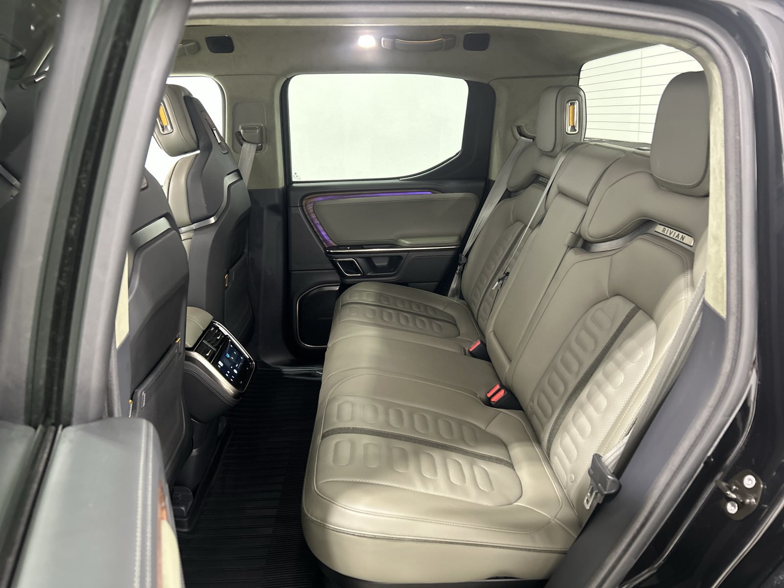 Used 2022 Rivian R1T Adventure AWD/4WD image 21