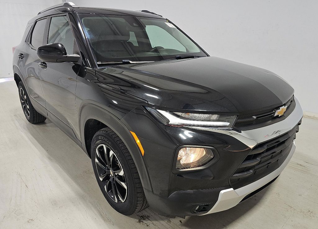 Used 2021 Chevrolet TrailBlazer LT w/ Convenience Package FWD image 2