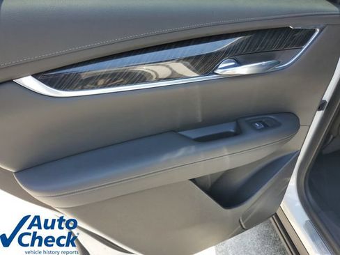 Used 2021 Cadillac XT6 Premium Luxury FWD image 16