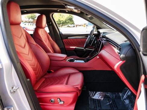 Used 2023 Maserati Grecale Modena image 37