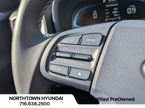 Used 2025 Hyundai Venue Limited FWD image 26