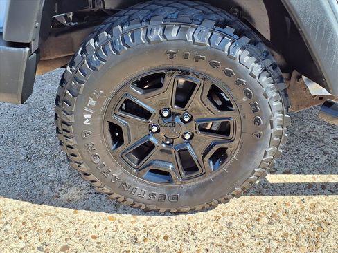 Used 2018 Jeep Wrangler Unlimited Sport image 26