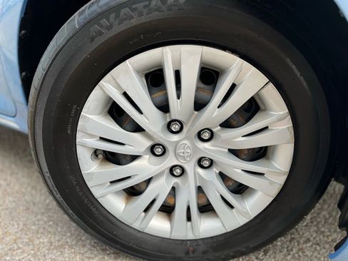 Used 2012 Toyota Camry LE image 35