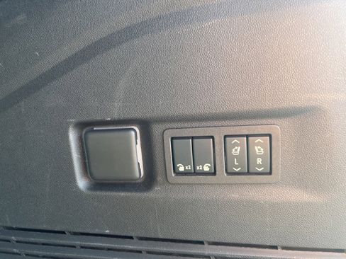 Used 2024 Chevrolet Suburban RST w/ Luxury Package image 11