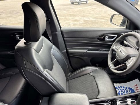 Used 2023 Jeep Compass Altitude w/ Sun and Sound Group image 21