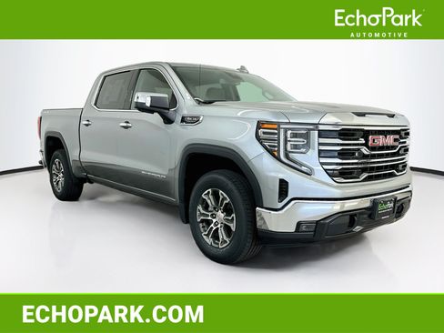 Used 2025 GMC Sierra 1500 SLT AWD/4WD image 1