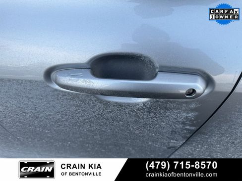 Used 2023 Toyota Highlander XLE image 19