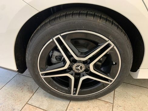 Used 2023 Mercedes-Benz CLA 250 4MATIC image 11
