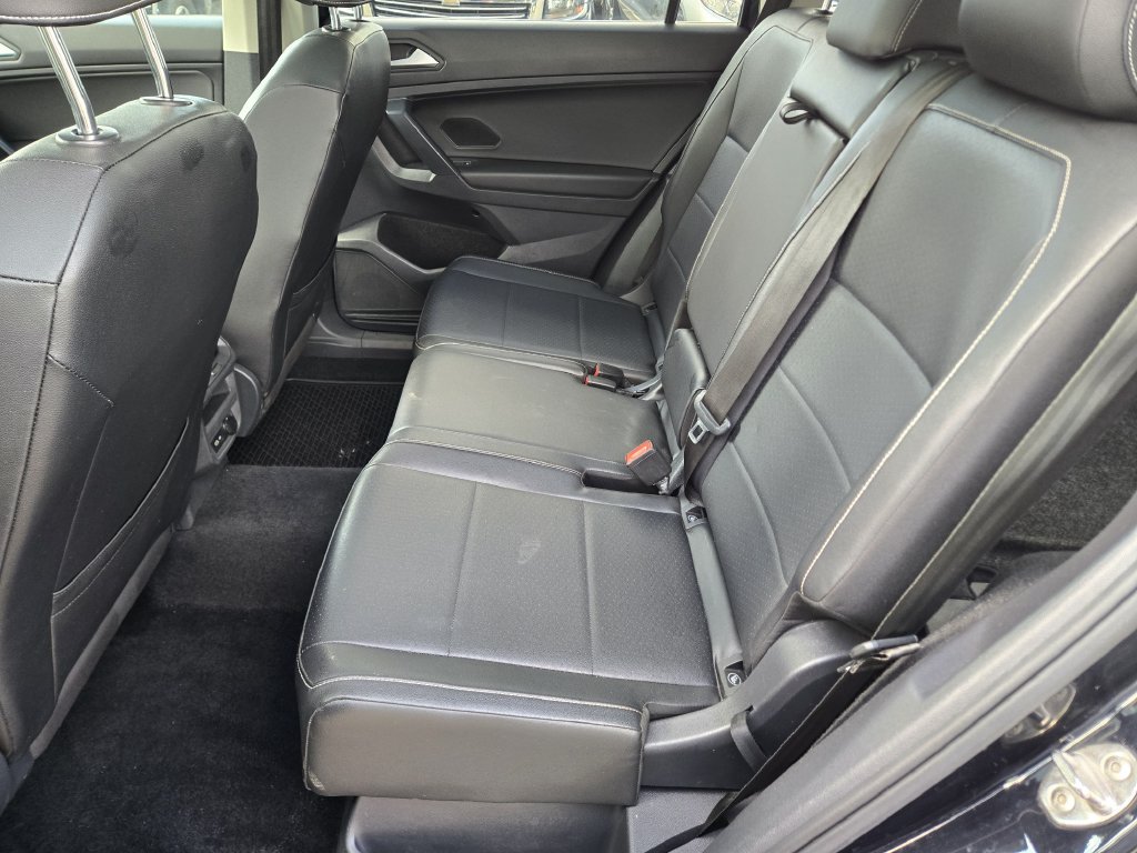 Used 2021 Volkswagen Tiguan SEL AWD/4WD image 17