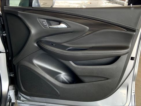 Used 2020 Buick Envision Essence w/ Experience Buick Package FWD image 23