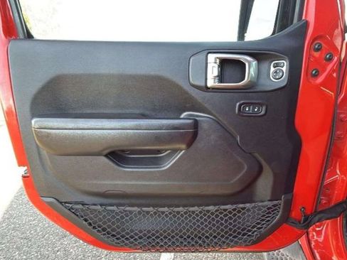 Used 2018 Jeep Wrangler Unlimited Sport S image 11