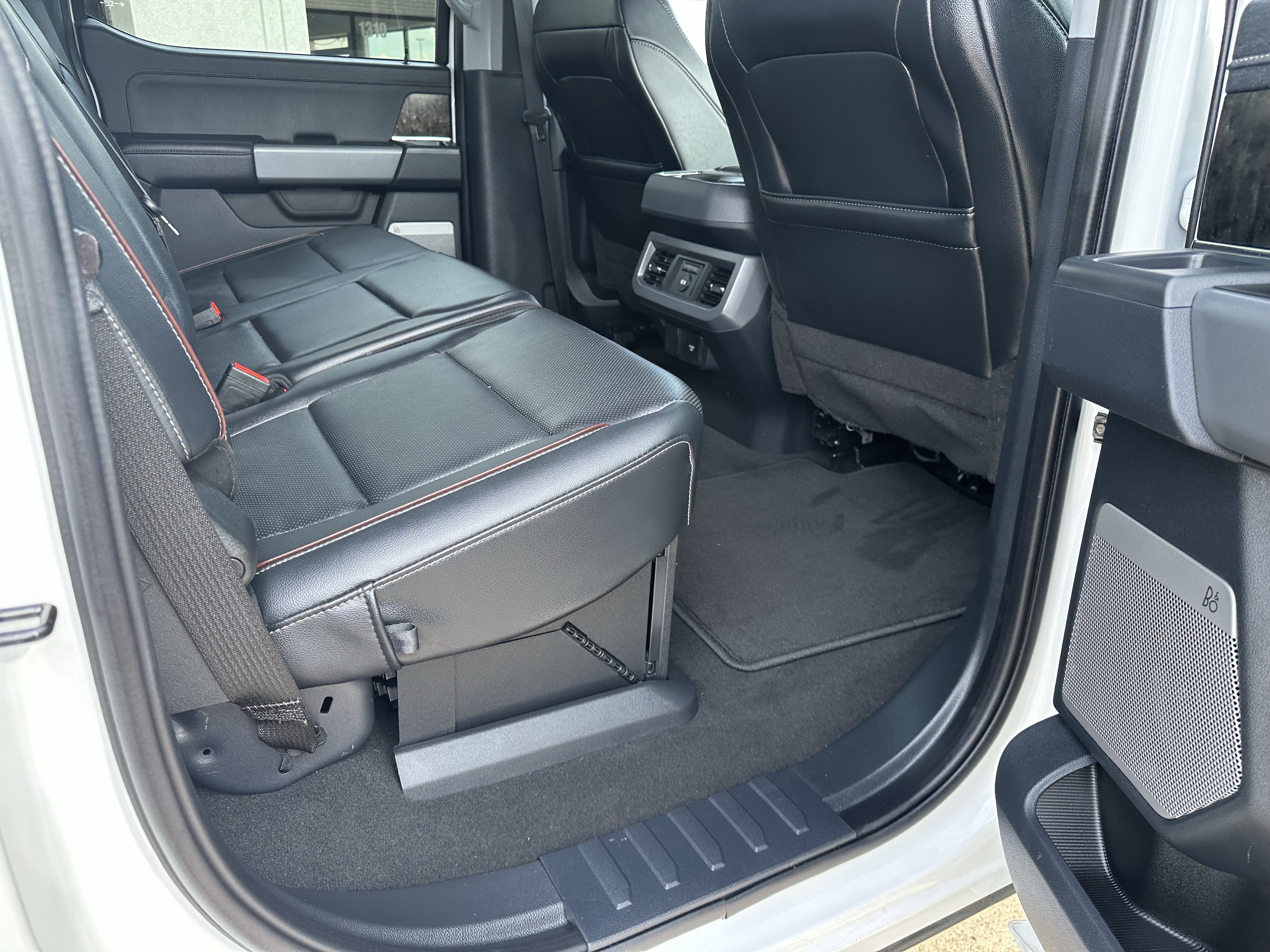 Used 2024 Ford F250 Lariat w/ Lariat Ultimate Package AWD/4WD image 6
