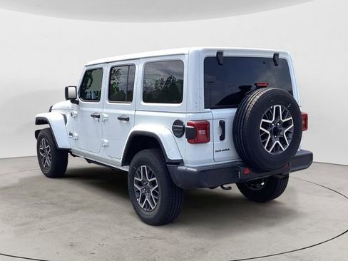 Used 2025 Jeep Wrangler Unlimited Sahara AWD/4WD image 3