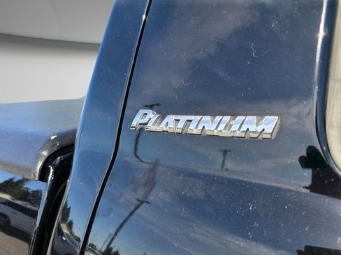 Used 2011 Toyota Tundra Limited w/ Platinum Pkg AWD/4WD image 32