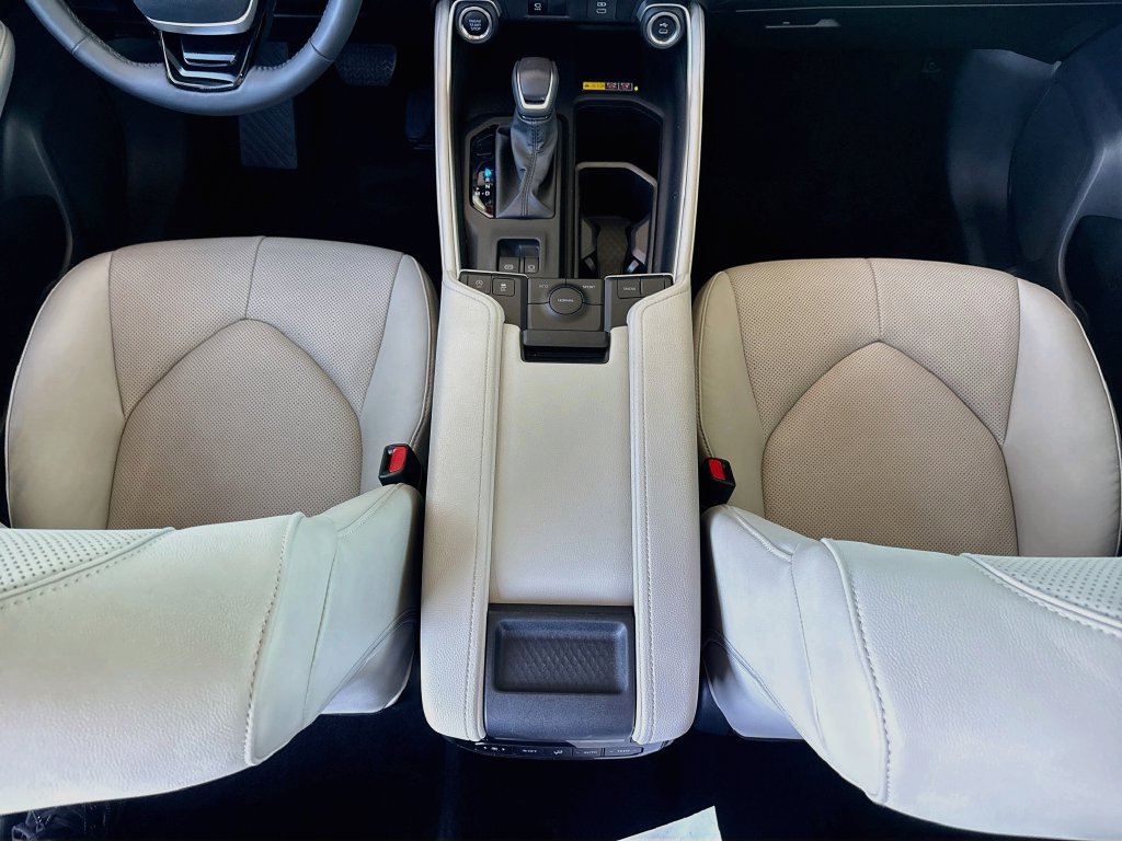 Used 2025 Toyota Grand Highlander FWD image 16