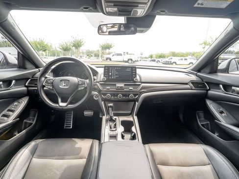 Used 2018 Honda Accord Sport image 12