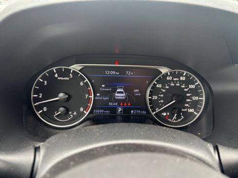 Used 2025 Nissan Altima 2.5 SV FWD image 35