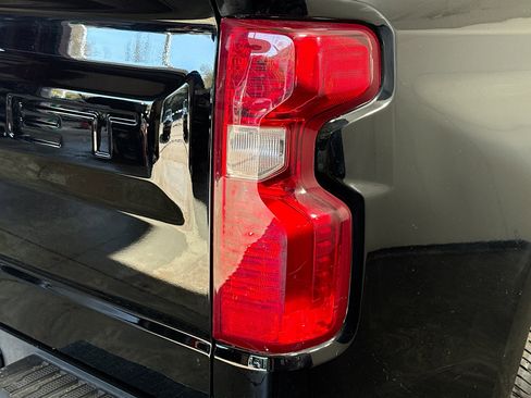 Used 2022 Chevrolet Silverado 1500 Custom image 32