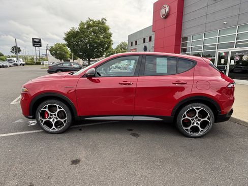 Used 2024 Alfa Romeo Tonale Ti w/ Premium Interior Package AWD/4WD image 4