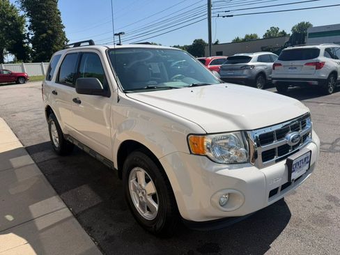Used 2012 Ford Escape XLT AWD/4WD image 12