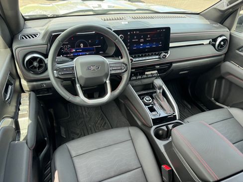 Used 2024 Chevrolet Colorado Z71 w/ Z71 Convenience Package 2 image 11