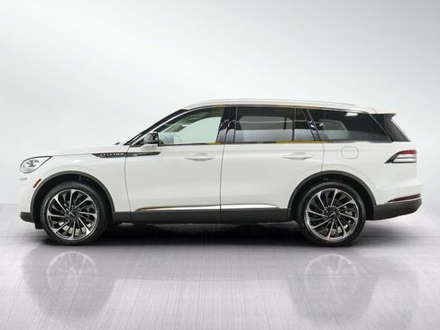 Used 2022 Lincoln Aviator Reserve w/ Equipment Group 201A AWD/4WD image 2