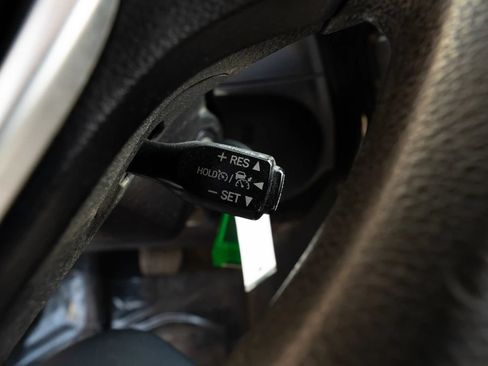 Used 2019 Toyota Corolla LE FWD image 38