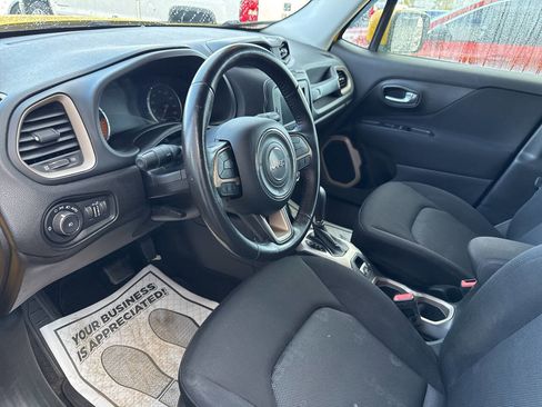Used 2017 Jeep Renegade Latitude image 15
