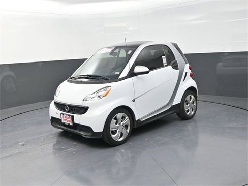 Used 2015 smart fortwo pure image 3