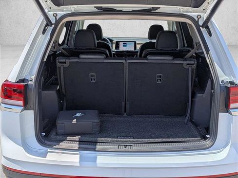 Used 2024 Volkswagen Atlas SE FWD image 6